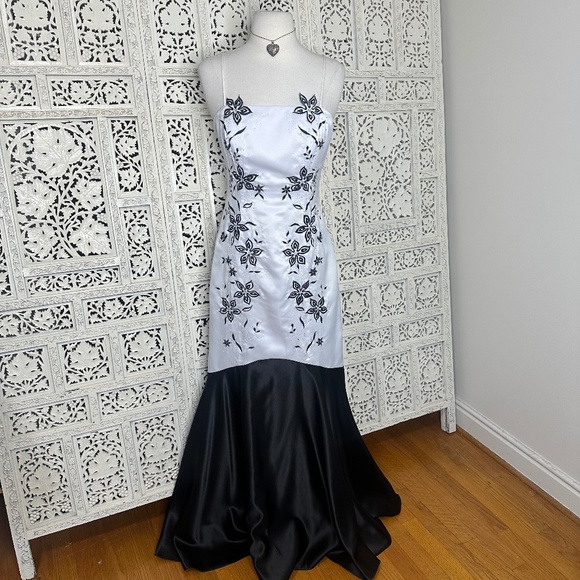 Vtg Morgan & Co Black & White Y2K Beaded Floral Embroidered Formal Prom Dress - Picture 1 of 11